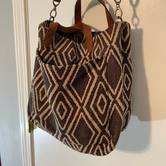 THIRTY-ONE Window Shopper Handbag with Shoulder Strap - Picture 4 of 11